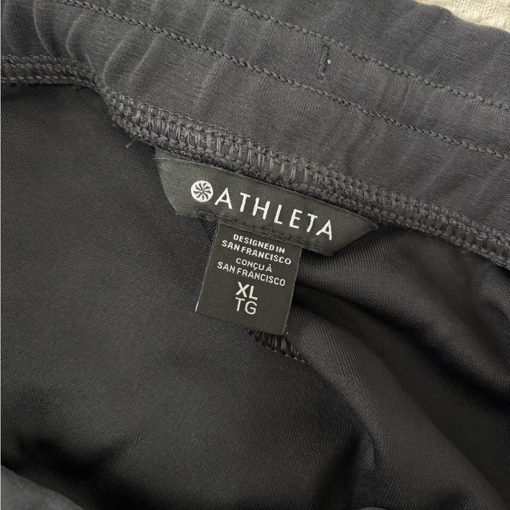 ATHLETA Seasoft Mid Rise Straight Crop-  Black Pants - Sz. XL
